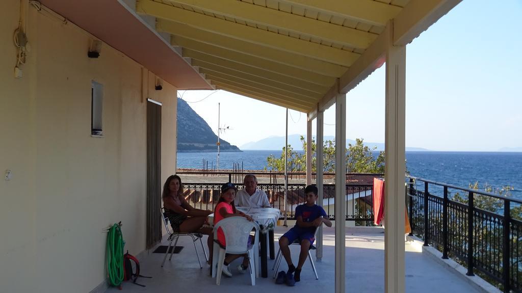 Poros House Hotel エクステリア 写真